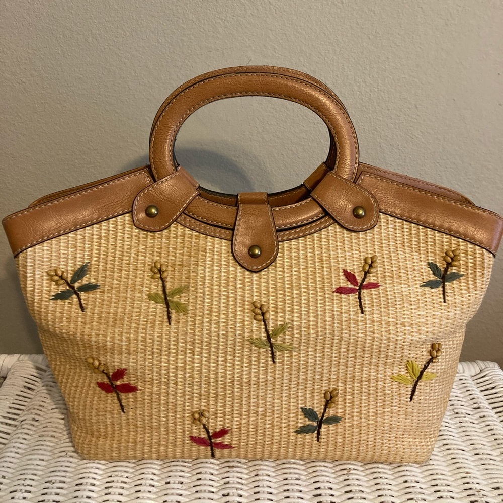 Vintage Fossil Woven Straw Bag w/ floral accent